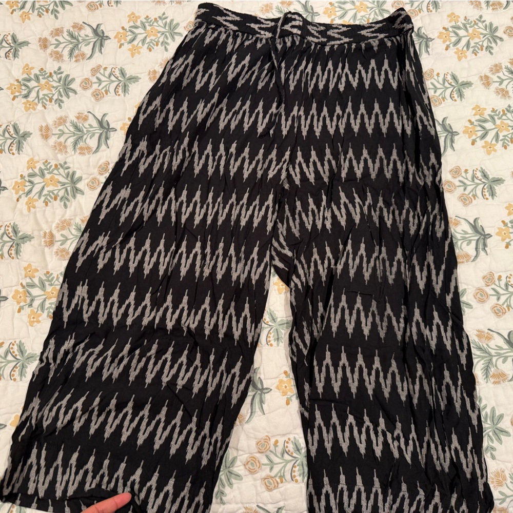 Black and Gray Patterned Wide Leg Palazzo Pants